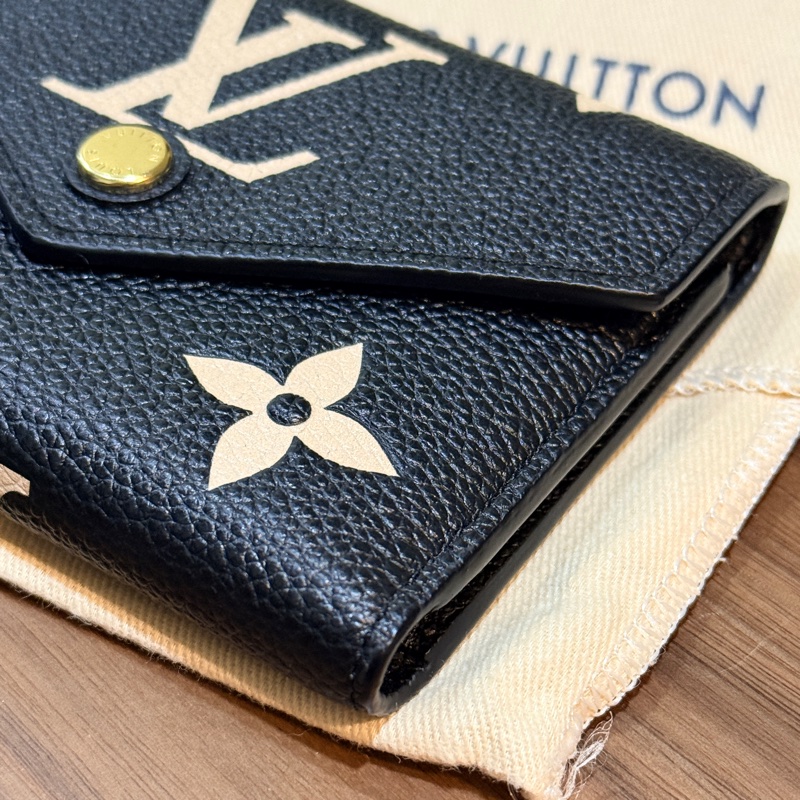 專櫃28000未使用品✨LV拼色黑白印花 牛皮短夾 可放鈔票 有拉鏈零-18