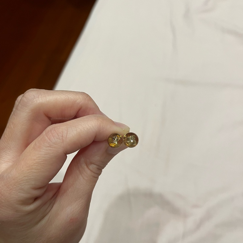 LV粉色透明logo帶鑽壓克力耳環-0