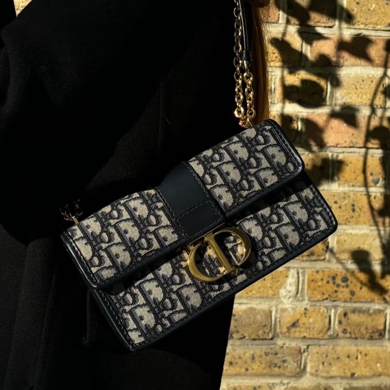 優雅秋冬必入款❄️99新🆕Dior小號Montaigne蒙田30刺繡老花翻蓋包🉑調節🉑拆卸鏈條斜挎包包-4