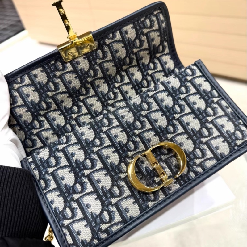 優雅秋冬必入款❄️99新🆕Dior小號Montaigne蒙田30刺繡老花翻蓋包🉑調節🉑拆卸鏈條斜挎包包-14