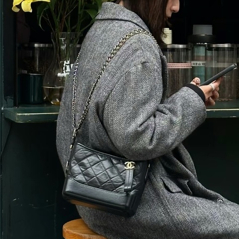 率性經典款😎黃金尺寸99新🆕Chanel黑金中號流浪包單肩斜挎包