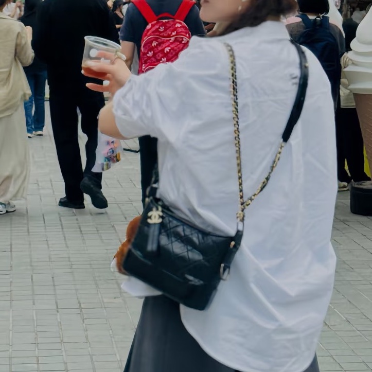 率性經典款😎黃金尺寸99新🆕Chanel黑金中號流浪包單肩斜挎包-4