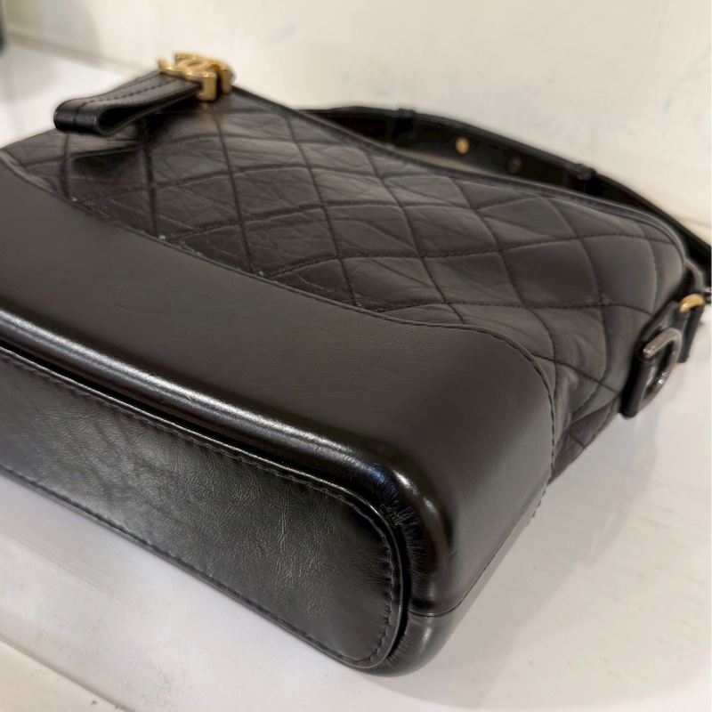 率性經典款😎黃金尺寸99新🆕Chanel黑金中號流浪包單肩斜挎包-11