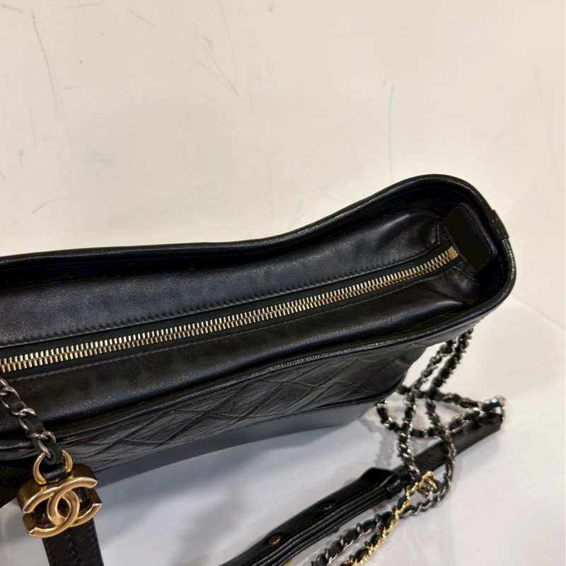 率性經典款😎黃金尺寸99新🆕Chanel黑金中號流浪包單肩斜挎包-17