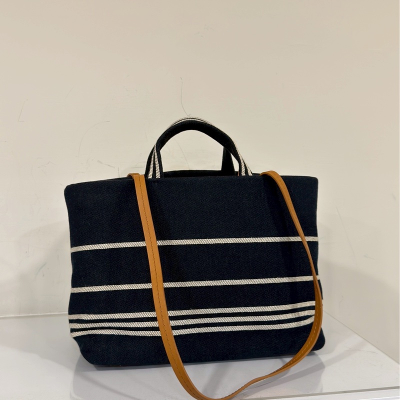 百看不厭👀極美稀有款😍Chanel 帆布藍白條紋沙灘托特包肩背手提包-10