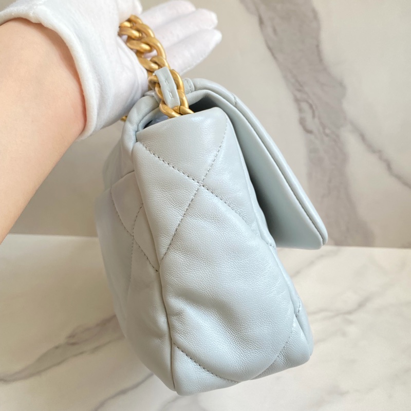 🎆迎新年只要$99,999 Chanel 19bag 小號26cm 迷霧淡藍 金扣 晶片款-4