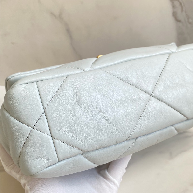 🎆迎新年只要$99,999 Chanel 19bag 小號26cm 迷霧淡藍 金扣 晶片款-7