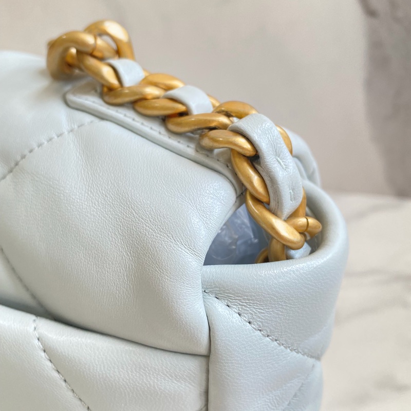 🎆迎新年只要$99,999 Chanel 19bag 小號26cm 迷霧淡藍 金扣 晶片款-12