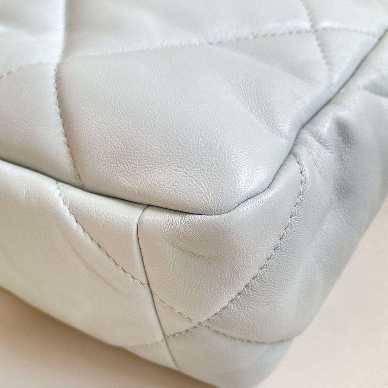 🎆迎新年只要$99,999 Chanel 19bag 小號26cm 迷霧淡藍 金扣 晶片款-17