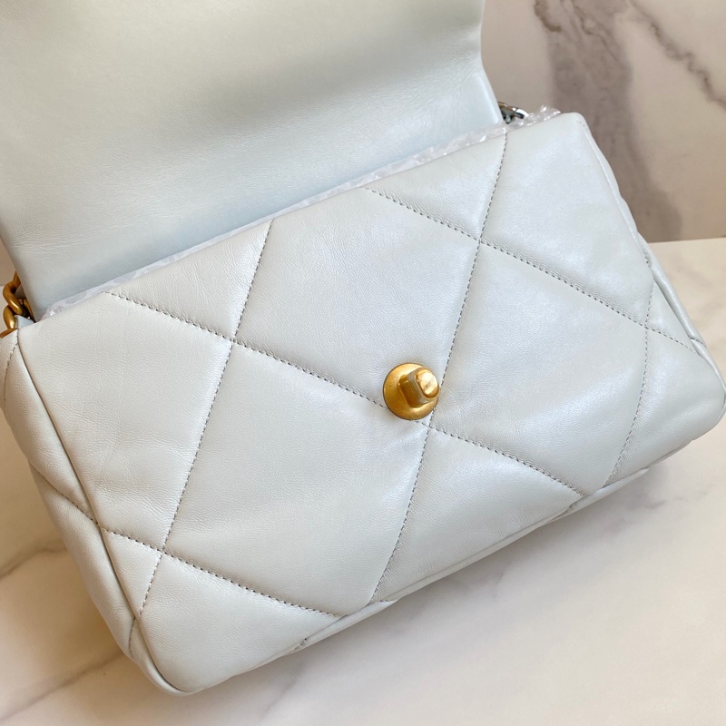 🎆迎新年只要$99,999 Chanel 19bag 小號26cm 迷霧淡藍 金扣 晶片款-21