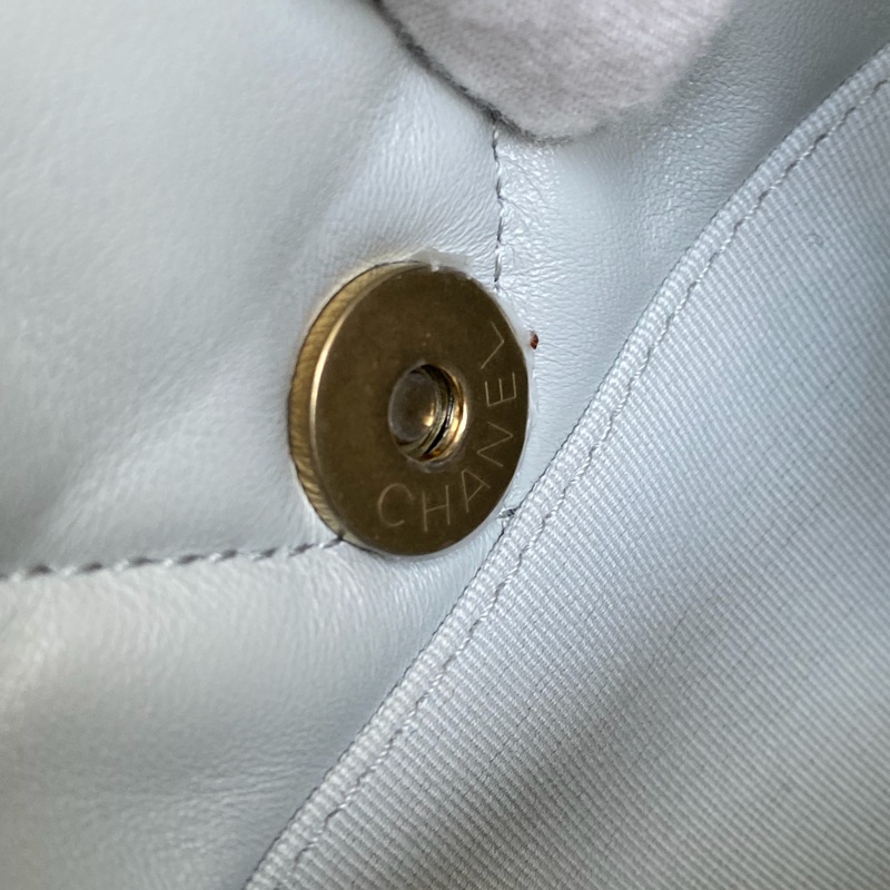 🎆迎新年只要$99,999 Chanel 19bag 小號26cm 迷霧淡藍 金扣 晶片款-33