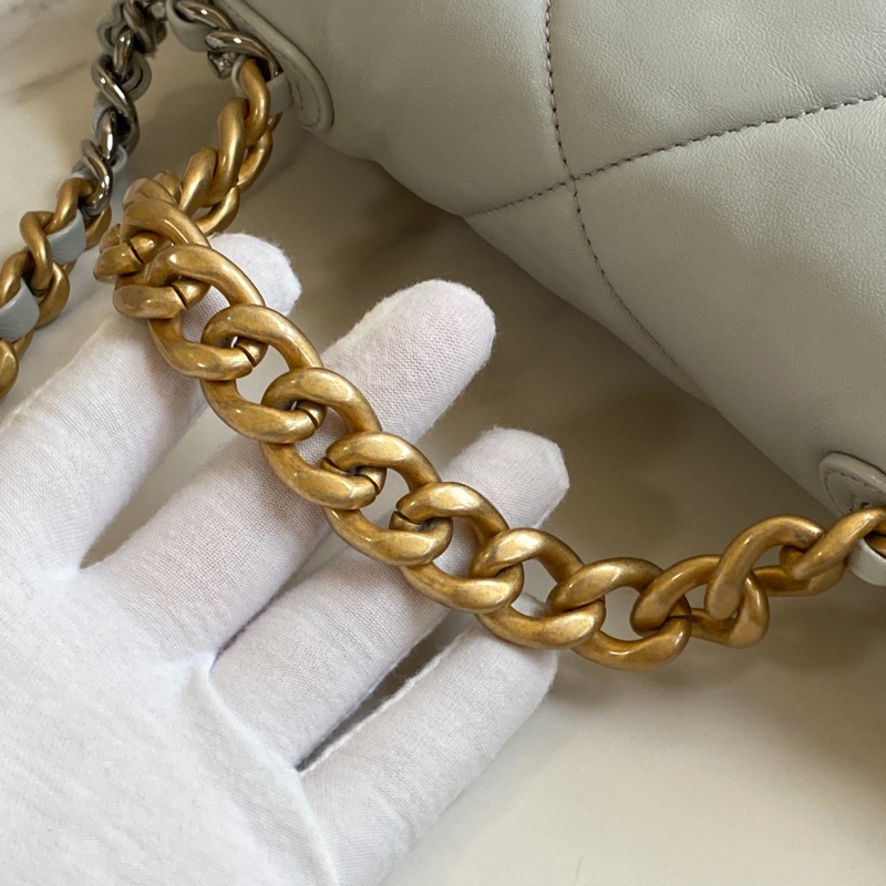 🎆迎新年只要$99,999 Chanel 19bag 小號26cm 迷霧淡藍 金扣 晶片款-35