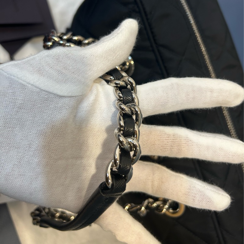 [特價] PRADA 普拉達 全新尼龍黑菱格紋肩背包 1BB903-12