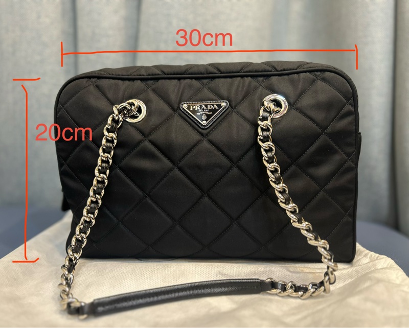 [特價] PRADA 普拉達 全新尼龍黑菱格紋肩背包 1BB903-1