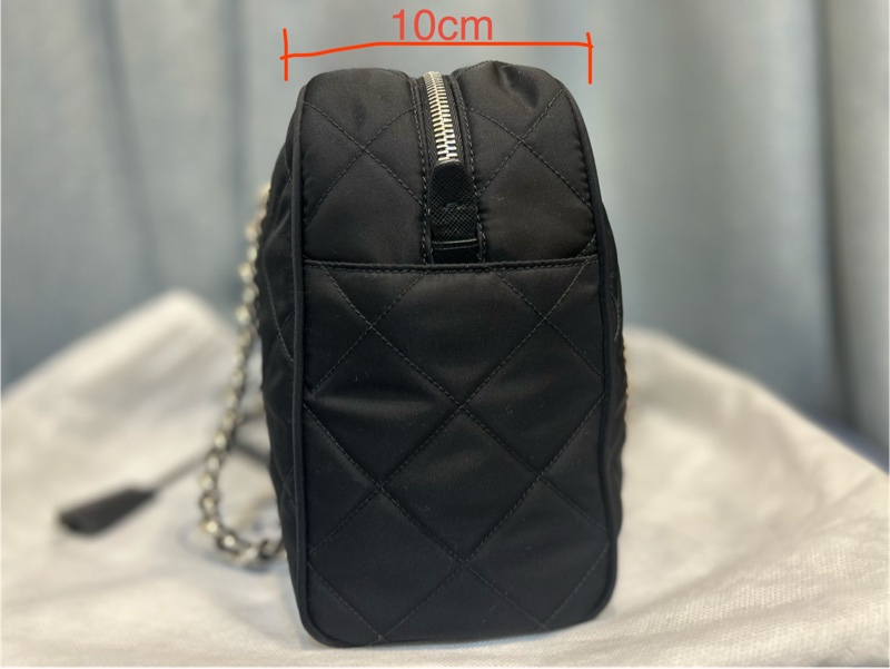 [特價] PRADA 普拉達 全新尼龍黑菱格紋肩背包 1BB903-2