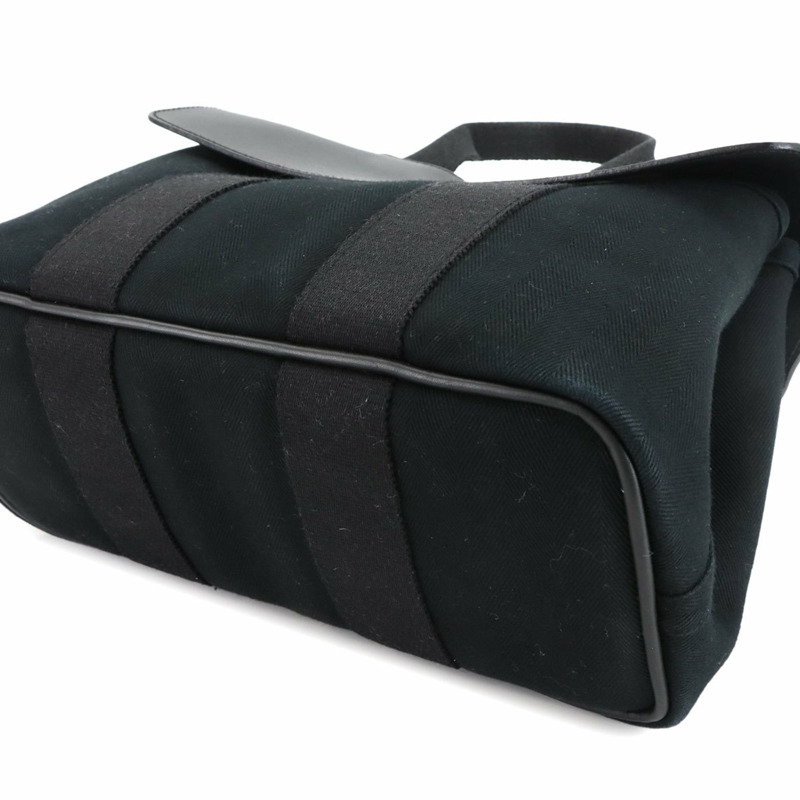 愛馬仕 Hermès Valparaiso PM 手提包，採用人字紋帆布皮革，搭配黑色和銀色五金配件。-8