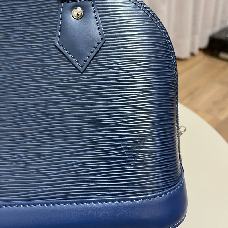 LV Alma BB 貝殼包 Epi牛皮 銀釦 深藍色-1