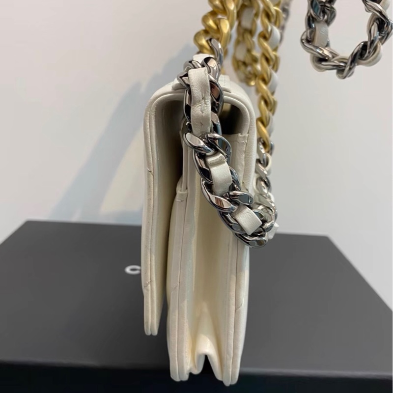 【92%新 ✨ 全網最抵！】Chanel 19bag WOC 白色 牛皮 芯片款-3
