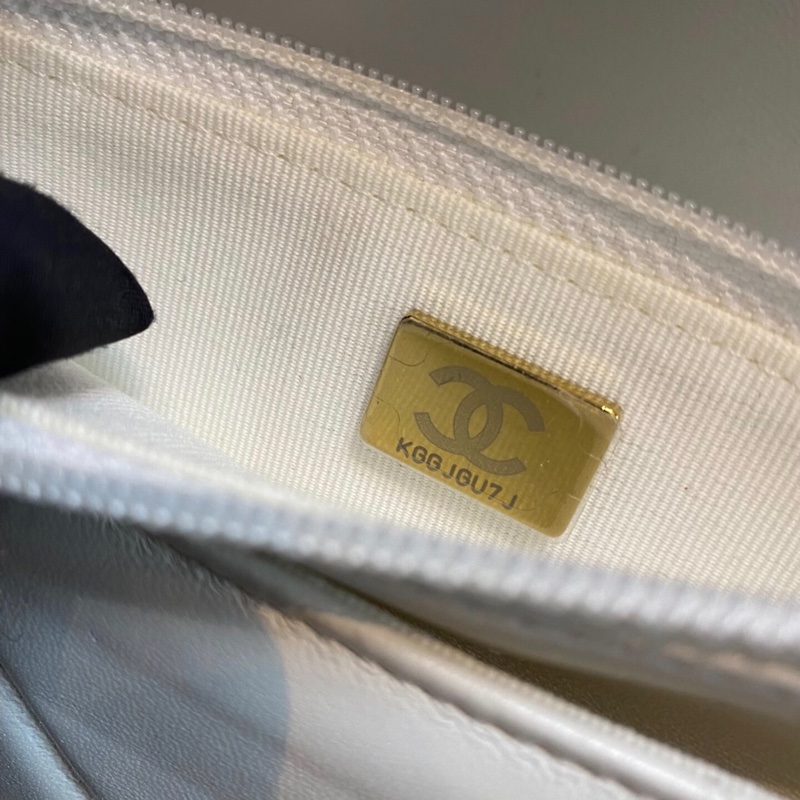 【92%新 ✨ 全網最抵！】Chanel 19bag WOC 白色 牛皮 芯片款-8