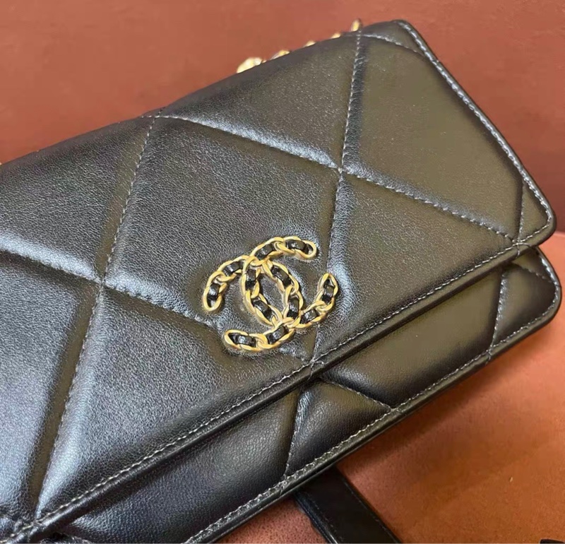 【94%新✨ 全部最抵】 Chanel 19bag woc 黑色牛皮金扣 芯片款-2