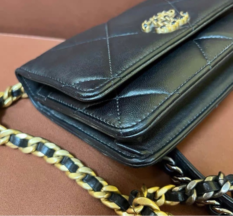 【94%新✨ 全部最抵】 Chanel 19bag woc 黑色牛皮金扣 芯片款-4