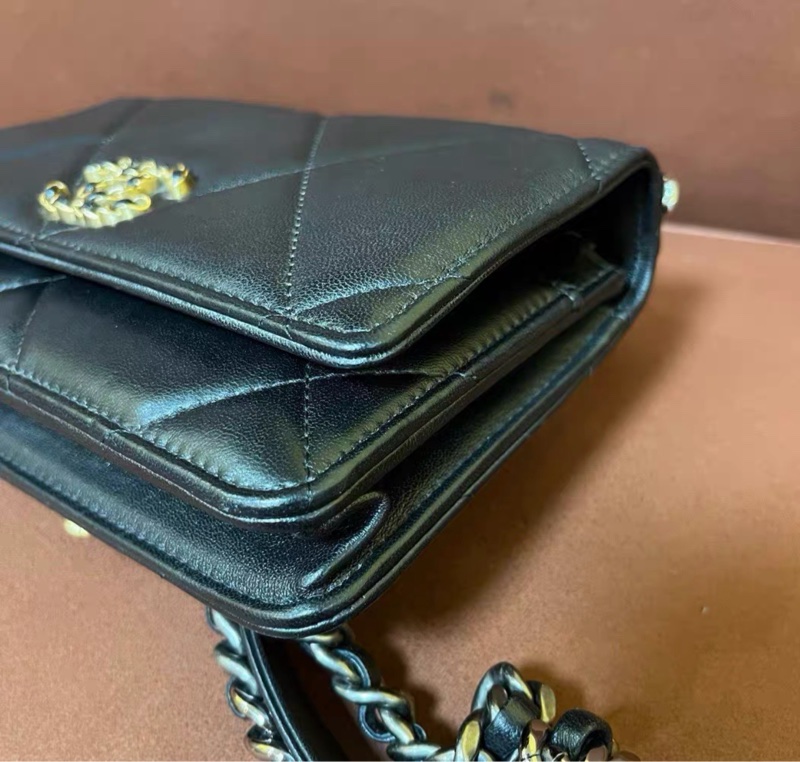 【94%新✨ 全部最抵】 Chanel 19bag woc 黑色牛皮金扣 芯片款-5