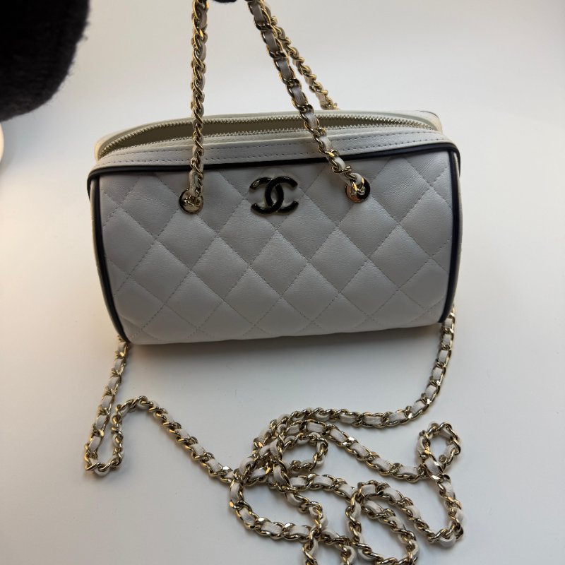 香奈兒白金黑標 2025 款保齡球單肩斜挎包-6