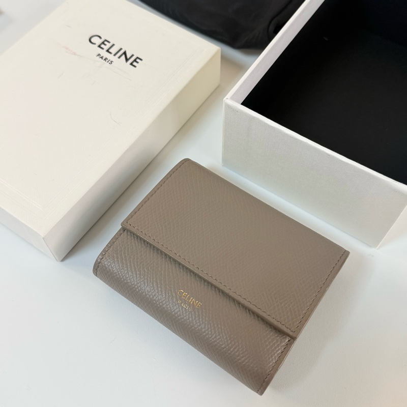 ✔️ Celine 粒面牛皮三折短夾（鵝卵石色）-0