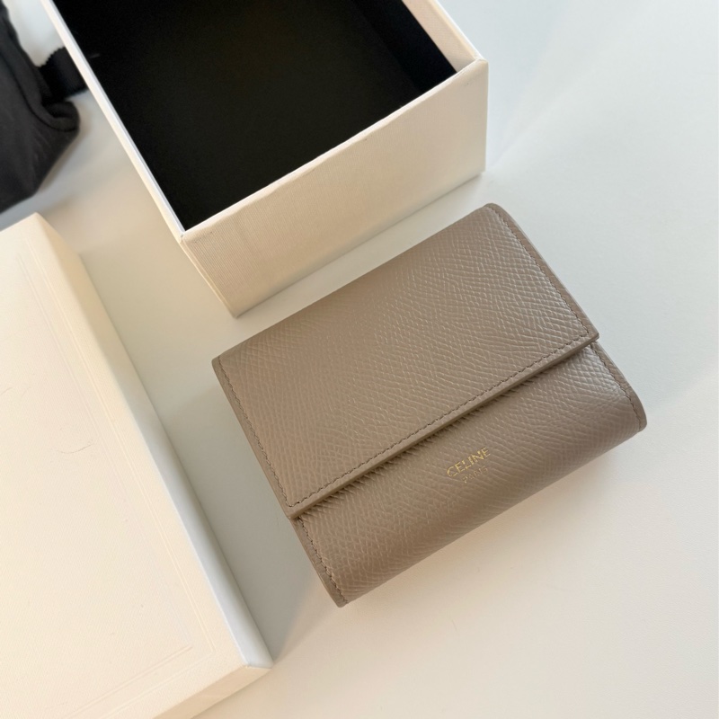 ✔️ Celine 粒面牛皮三折短夾（鵝卵石色）-7
