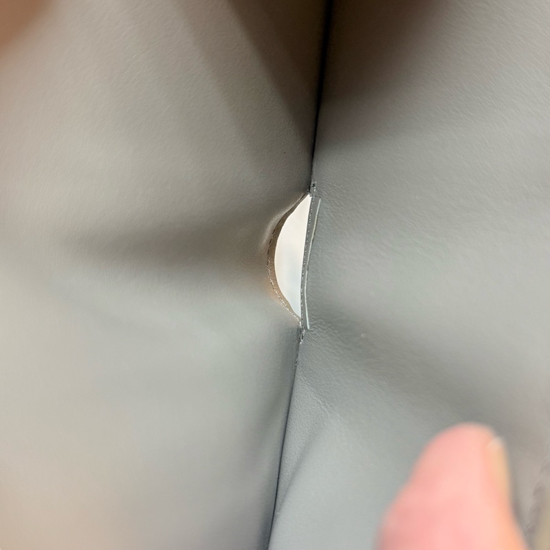 ✔️ Celine 粒面牛皮三折短夾（鵝卵石色）-18