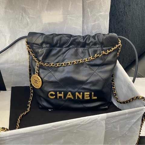 【98%新 ✨ 全網最抵】Chanel 22 bag mini 黑金 牛皮 芯片款 全套配件齊