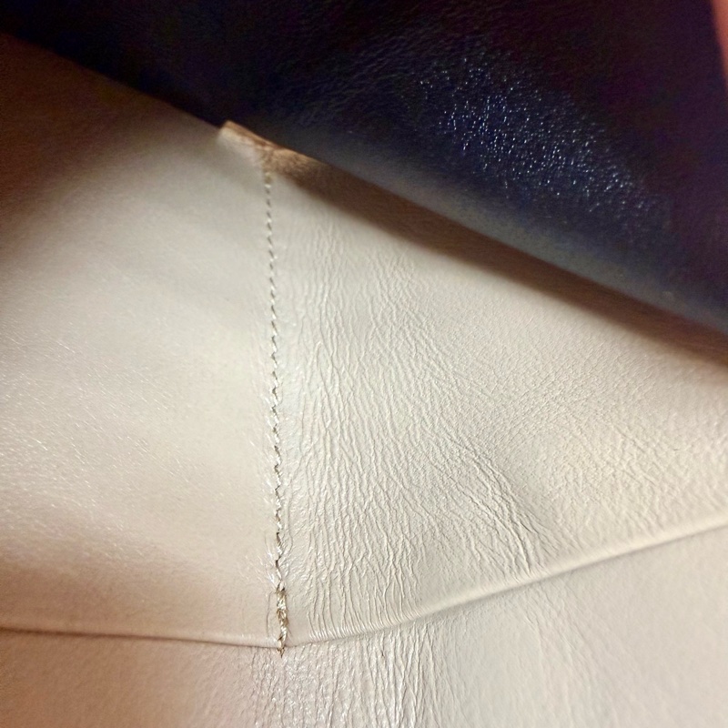 ✔️ Saint Laurent Paris YSL 聖羅蘭 魚子醬牛皮三折短夾(藕粉)-21