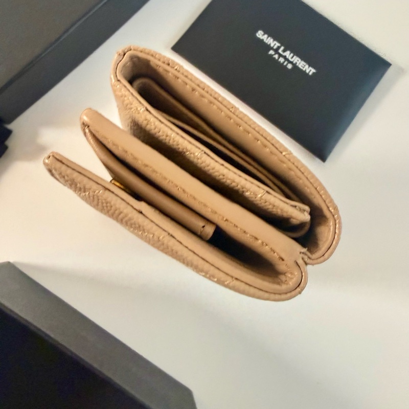 ✔️ Saint Laurent Paris YSL 聖羅蘭 魚子醬牛皮三折短夾(藕粉)-23