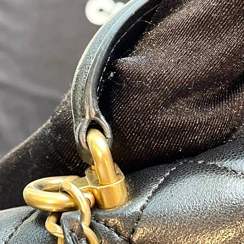 【99%新 ✨ 全網最低價】 31開 Chanel mini woc 21A黑金 手柄 羊皮 單肩斜挎包 王心凌同款-7