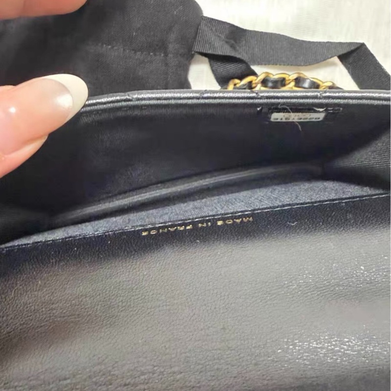 【99%新 ✨ 全網最低價】 31開 Chanel mini woc 21A黑金 手柄 羊皮 單肩斜挎包 王心凌同款-4