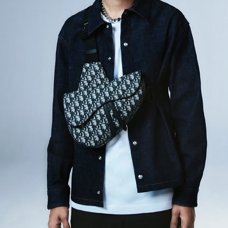 #專櫃12.5萬購入 #近新🉑送禮 #芯片款 Dior saddle馬鞍包 #剛離櫃賠出-1