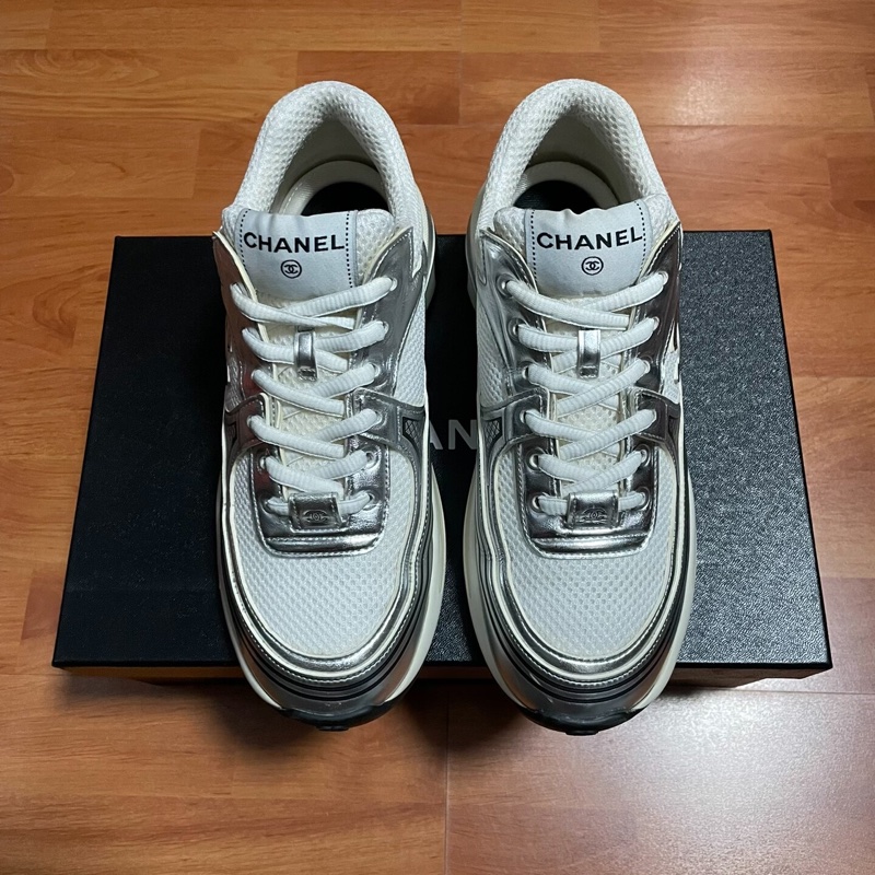 Chanel正品香奈兒銀角大王 白銀色雙C徽標運動休閒鞋37.5碼-2