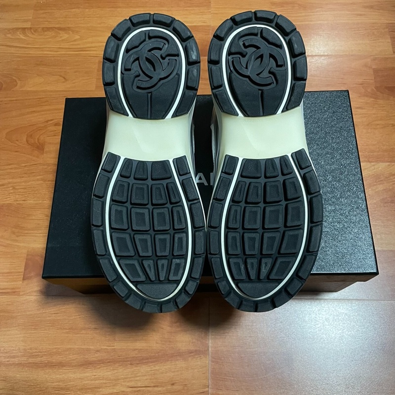 Chanel正品香奈兒銀角大王 白銀色雙C徽標運動休閒鞋37.5碼-6