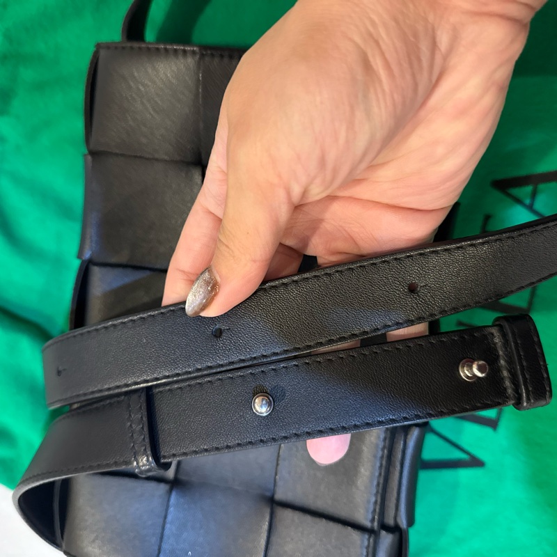 Bottega Veneta經典黑色款-10