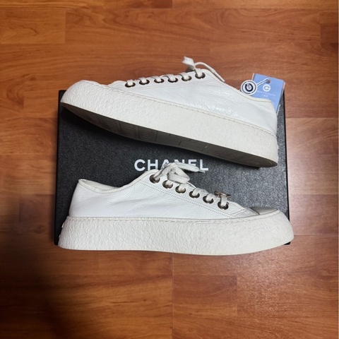 Chanel香奈兒24s大頭鞋 低幫厚底松糕板鞋 女款 白色 37.5碼
