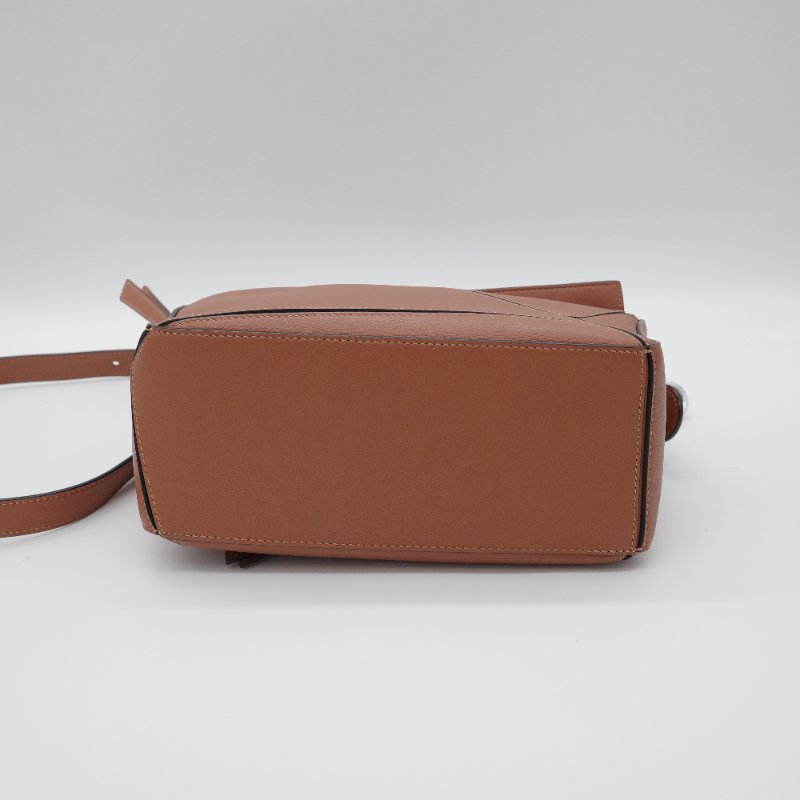 Loewe 羅威 小號 Puzzle 棕褐色 焦糖色 小牛皮 手提包 肩背包-6