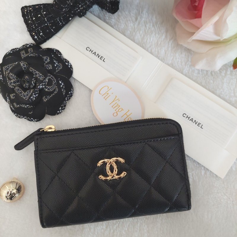CHANEL金色雙CLOGO菱格粒紋牛皮L型拉鍊卡夾/零錢包(黑色AP5015B)全新品-0