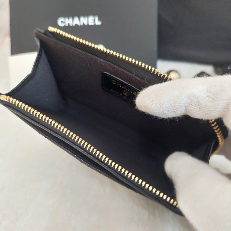 CHANEL金色雙CLOGO菱格粒紋牛皮L型拉鍊卡夾/零錢包(黑色AP5015B)全新品-31