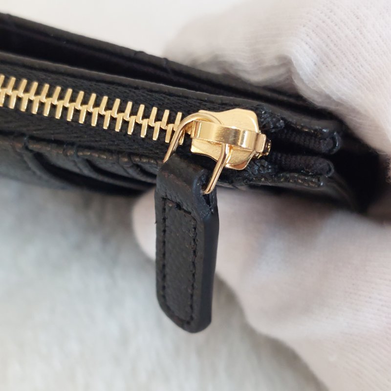 CHANEL金色雙CLOGO菱格粒紋牛皮L型拉鍊卡夾/零錢包(黑色AP5015B)全新品-35