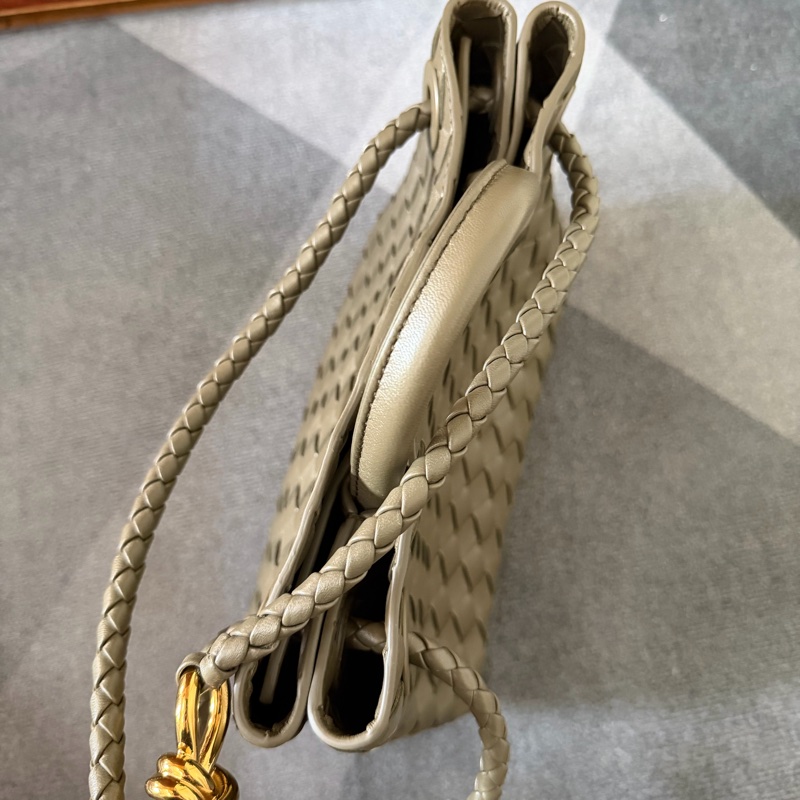 Bv編織羊皮 Small Andiamo 肩背包-6