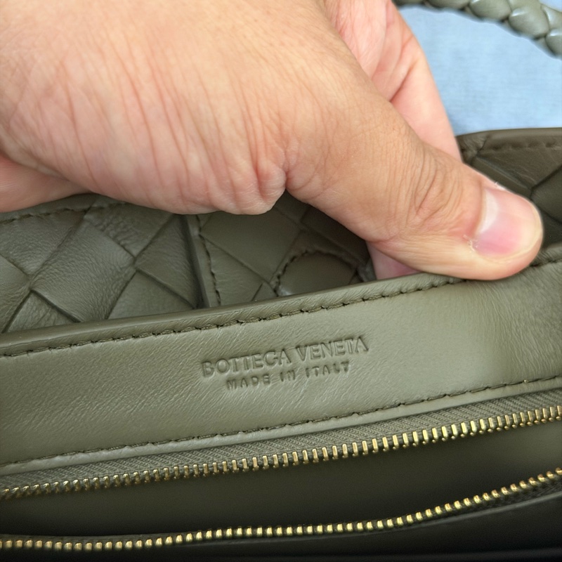 Bv編織羊皮 Small Andiamo 肩背包-10