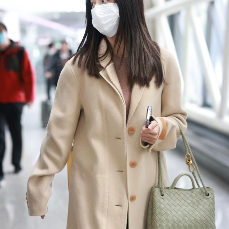 Bv編織羊皮 Small Andiamo 肩背包-12