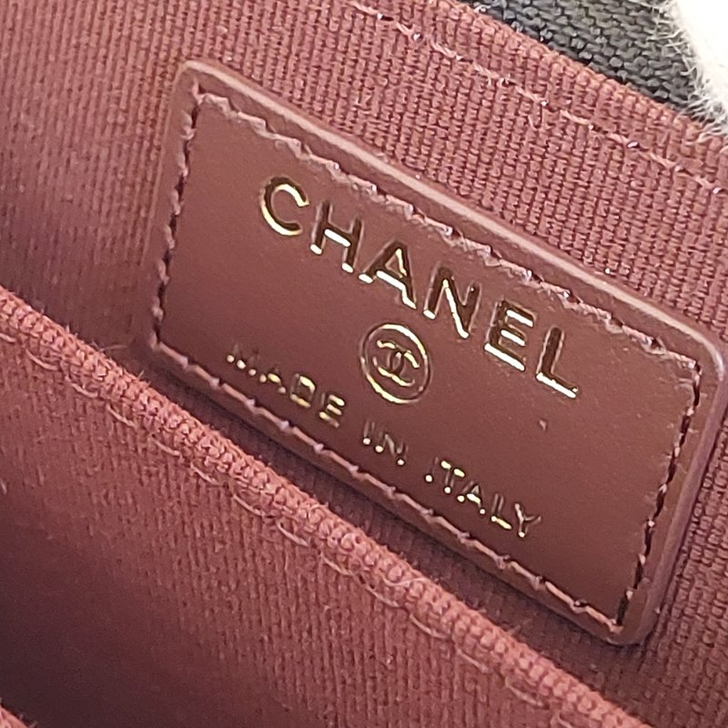 Chanel 經典菱格荔枝顆粒紋 小牛皮 雙C Logo 拉鍊卡夾/零錢包(黑x金釦)-36