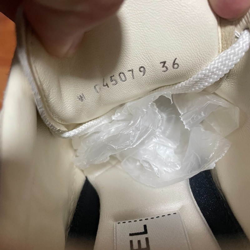 Chanel更是香奈兒徽標絨面低幫板鞋 女款棕色 36碼 99新成色-5