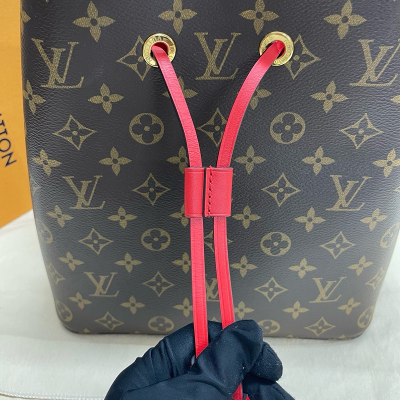 97新LV 路易威登 红水桶 单肩斜挎包 尺寸：26*17*26cm 附件：尘袋-5